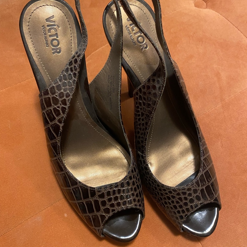 Victor alligator patent leather heels